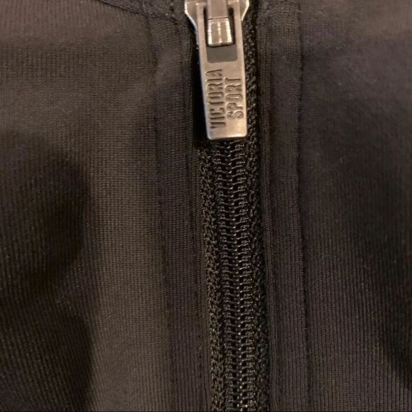 VS Sport | Front Close Sports Bra - Picture 6 of 6